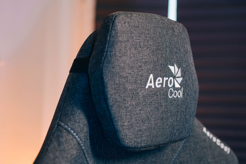 Дышащая ткань и мягкие подлокотники: обзор AeroCool CROWN AeroWeave