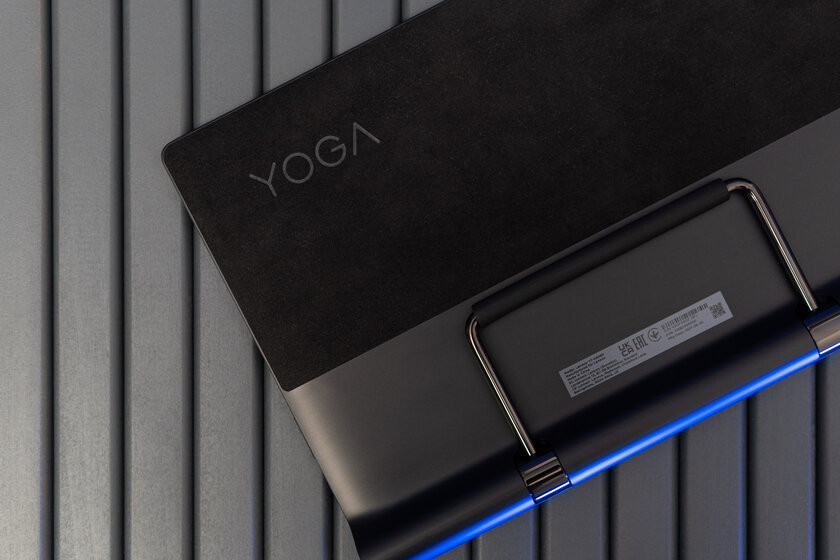 Планшет со встроенной ручкой-подставкой — гениально. Обзор Lenovo Yoga Tab 13 — Внешний вид и эргономика. 4