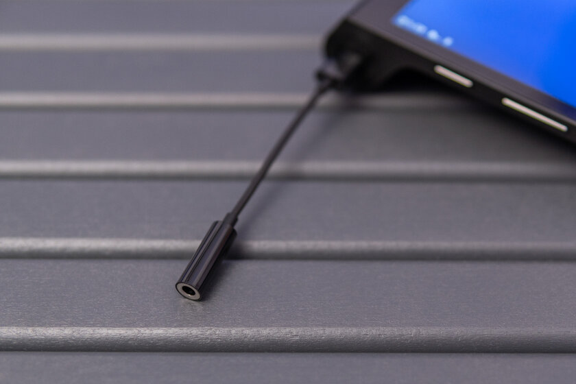Планшет со встроенной ручкой-подставкой — гениально. Обзор Lenovo Yoga Tab 13 — Особенная фишка: режим монитора. 3