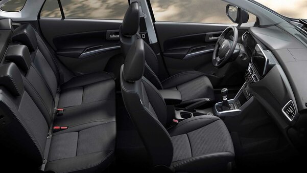 Представлен новый Suzuki SX4: другой дизайн, но прежняя платформа