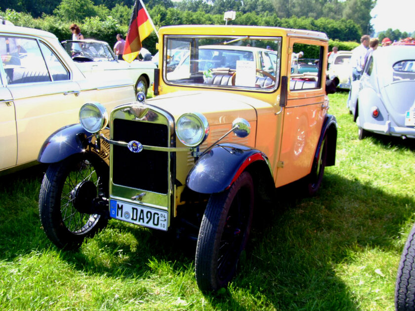 Как выглядели первые автомобили брендов, сейчас возглавляющих индустрию (смешно) — BMW 3/15s (1927). 1