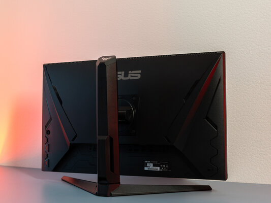 Когда игровой монитор удобен в повседневности. Обзор ASUS TUF Gaming VG28U — Внешний вид и подставка. 4