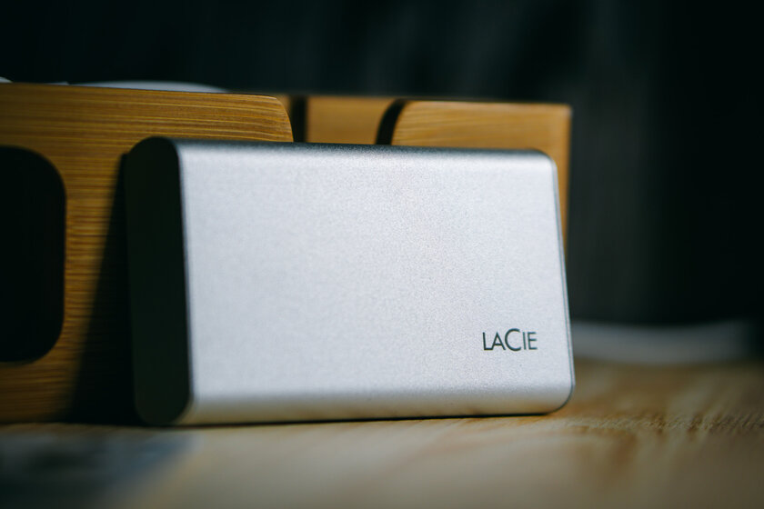 Спичечный коробок на 1 ТБ: обзор миниатюрного LaCie Portable SSD — Дизайн. 1