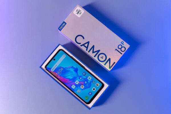 Новый бренд завоёвывает наш рынок. Обзор Tecno Camon 18P — Распаковка. 2