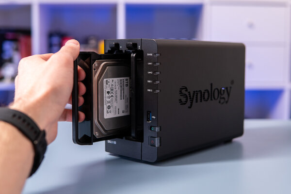 Такой домашний сервер должен быть у каждого. Обзор Synology DS220+