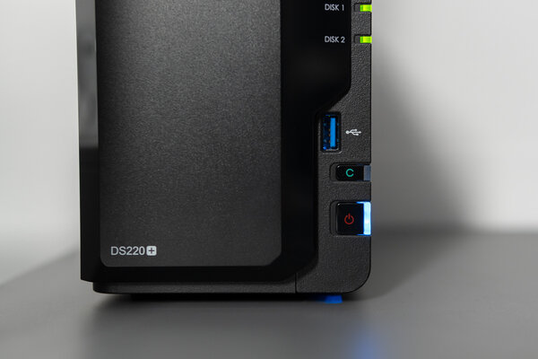 Такой домашний сервер должен быть у каждого. Обзор Synology DS220+