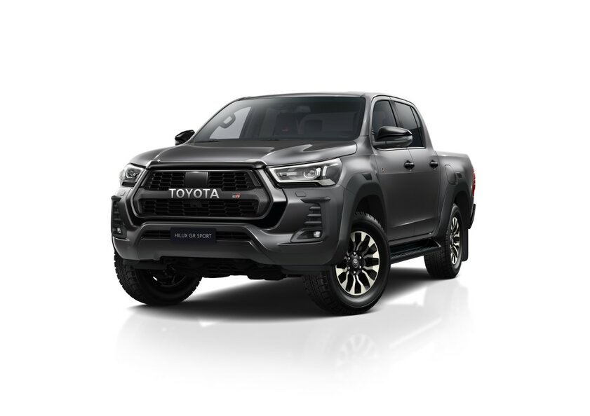 Toyota unveils sporty Hilux: with diesel engine, improved suspension and body decor