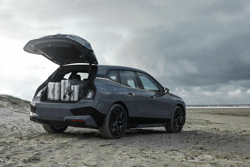 Разгон до сотни за 3,8 секунды, 610 лошадей и релиз этим летом: BMW представила iX M60