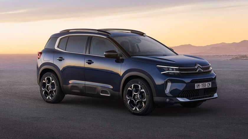 Citroen представила рестайлинговый C5 Aircross: решётка с подсветкой, яркий логотип и 18-дюймовые диски