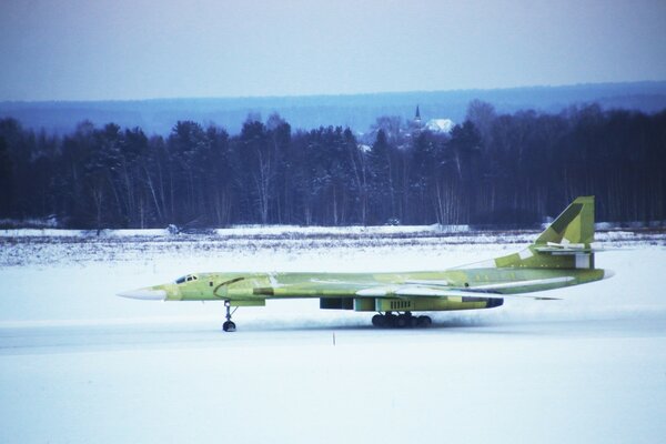 Фотосет дня: новый бомбардировщик Ту-160М совершил первый полёт