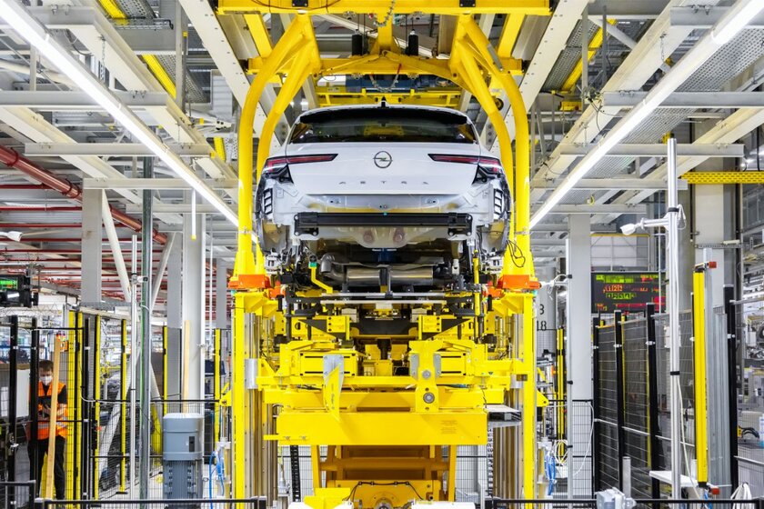 Opel запускает производство новой Astra: стильное авто привезут и в Россию
