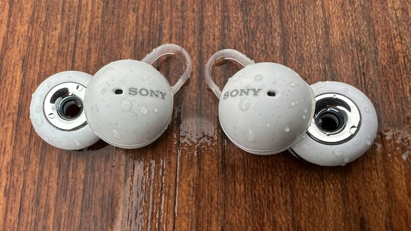 Sony представила странные наушники с дыркой внутри, чтобы слышать окружение