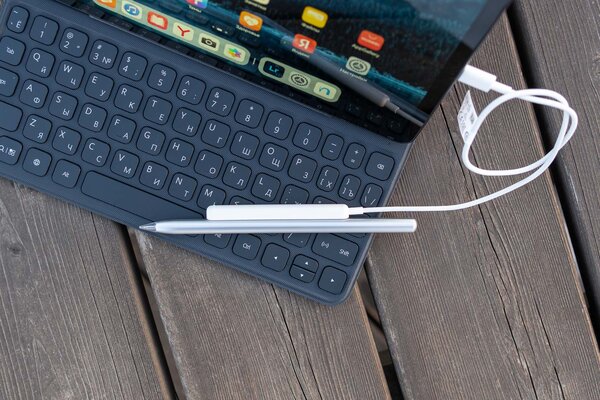 На что способен планшет за 20 тысяч рублей? Обзор Huawei MatePad 2022 — Клавиатура, стилус, мышь и уйма компромиссов. 7