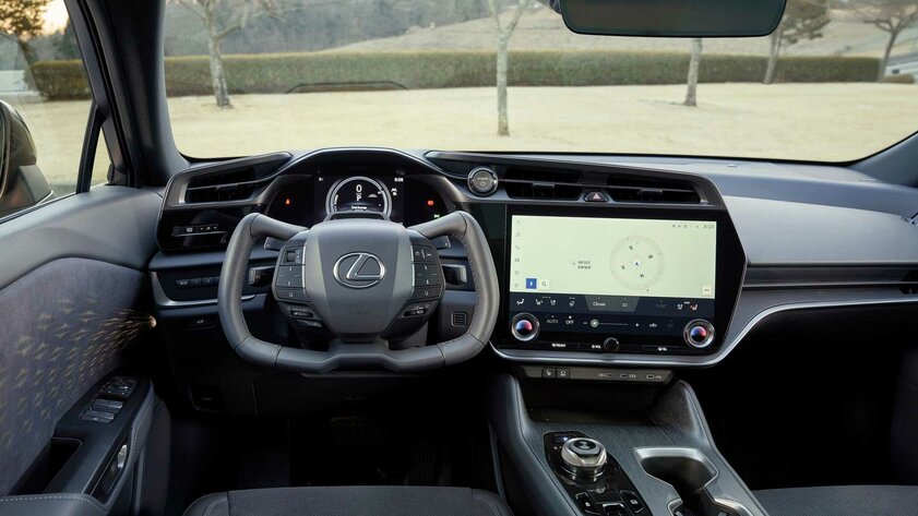 Lexus представила свой первый электрокар: продажи стартуют до конца года