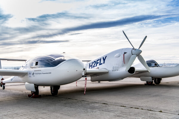 World record: passenger plane with a hydrogen engine reached an altitude of 2,000 km