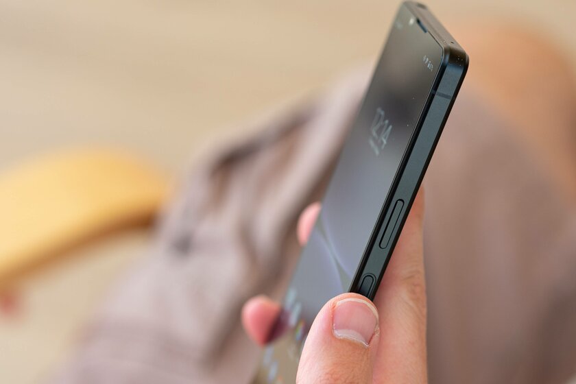 Обзор Sony Xperia 1 IV: шикарный смартфон со странными недостатками — Дисплей. 3