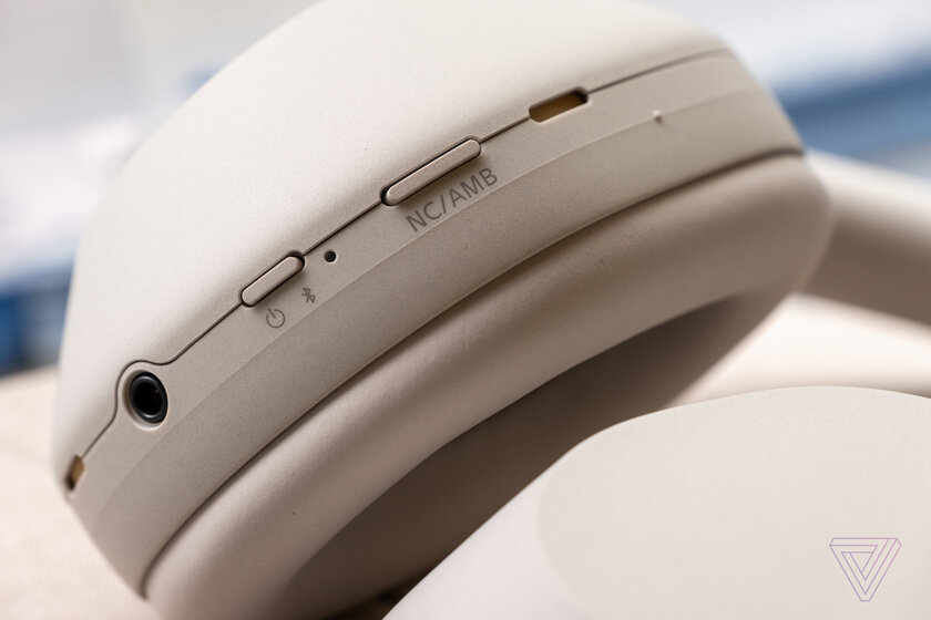 Обзор Sony WH-1000XM5: отличные наушники с ворохом проблем