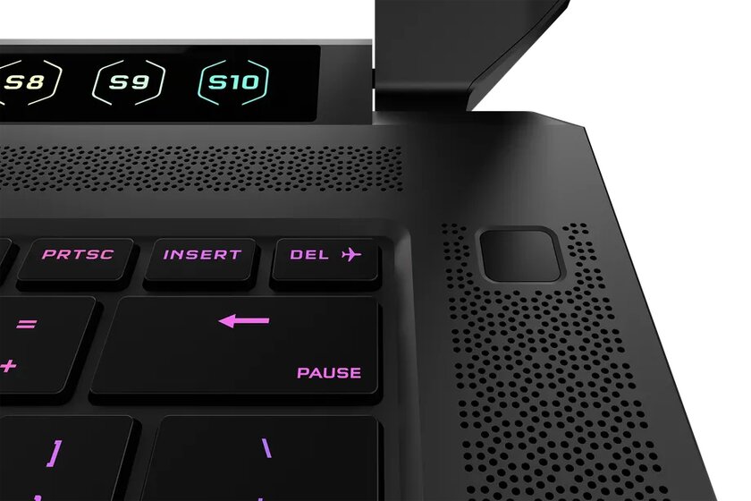 Corsair представила геймерский ноутбук с тачбаром как у MacBook