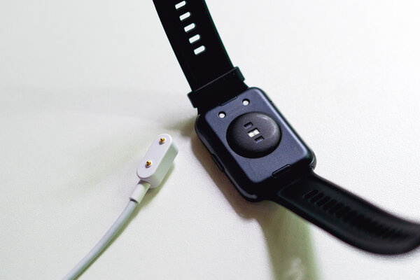 Лучшее от фитнес-браслетов и умных часов. Обзор Huawei Watch Fit 2 — Автономность. 2