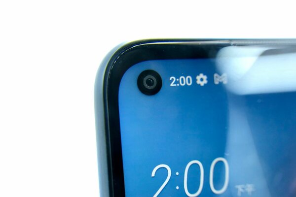 HTC вернулась к флагманам — представлен необычный Desire 22 Pro с VR и AR