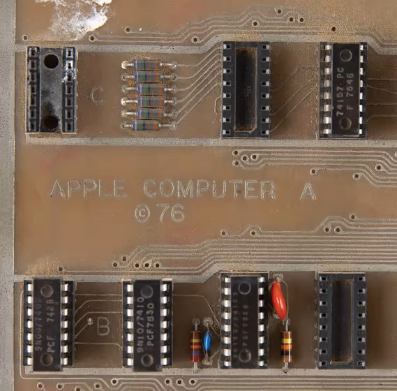 На аукцион выставлен прототип Apple I, который спаял лично Возняк для Джобса