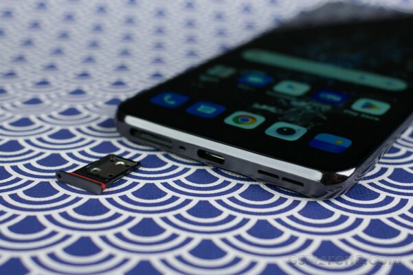Представлен OnePlus 10T с мощной начинкой и зарядкой 150 Вт, но одну деталь убрали