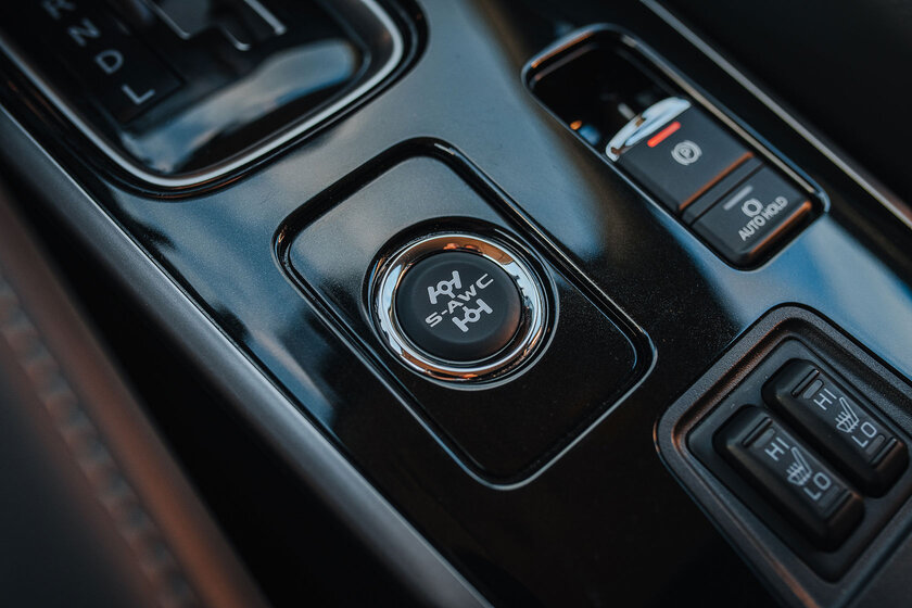 Старый конь, что борозды не портит. Тест-драйв Mitsubishi Outlander 2021