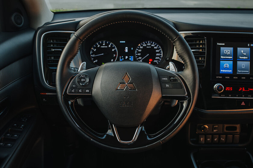 Старый конь, что борозды не портит. Тест-драйв Mitsubishi Outlander 2021