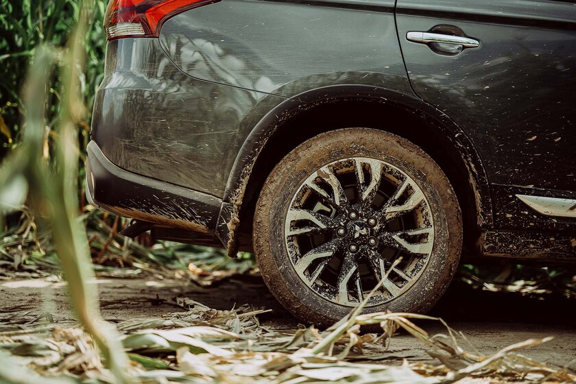 Старый конь, что борозды не портит. Тест-драйв Mitsubishi Outlander 2021