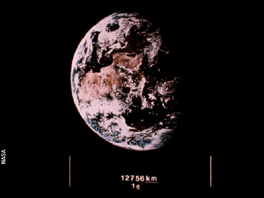 Главная космическая миссия человечества: 45 лет пути «Вояджеров» за 10 минут