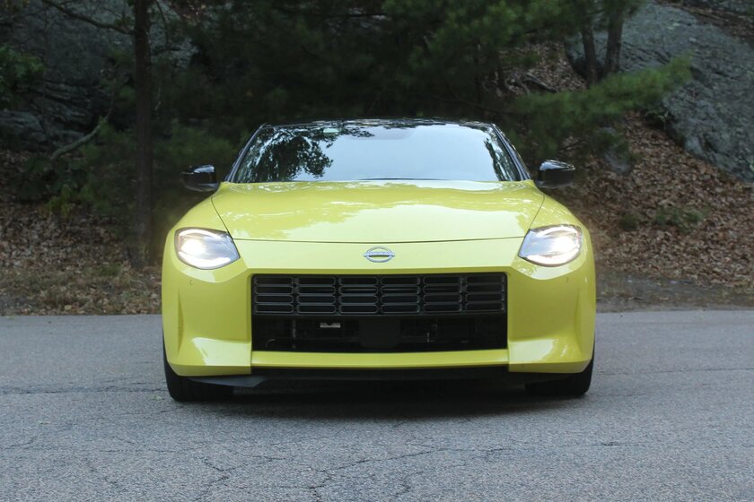 Спорткар на 400 лошадей по цене семейного седана: тест-драйв Nissan Z 2023