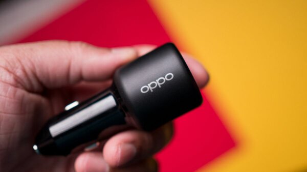 OPPO представила автомобильную зарядку на 80 Вт. Смартфон заряжается за час