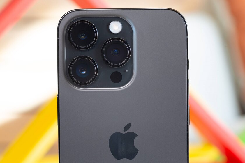 Топ телефонов с хорошей камерой в 2023: любой конкурирует с фотоаппаратами — iPhone 14 Pro — 103 950 рублей. 1
