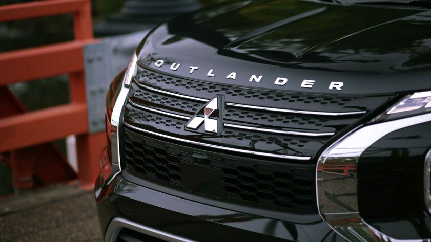 Тест-драйв Mitsubishi Outlander PHEV 2023: почти идеальный гибридный внедорожник