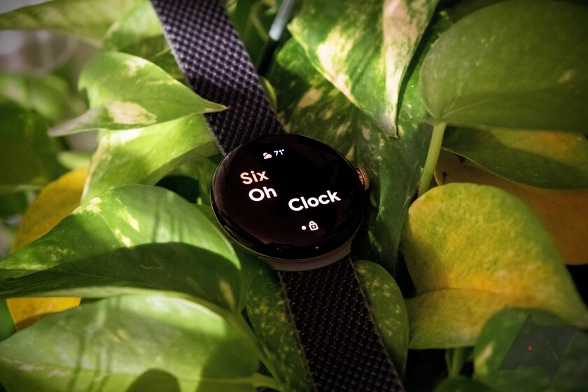 Обзор Pixel Watch: первые часы Google, от которых ждали революцию — Автономность. 2