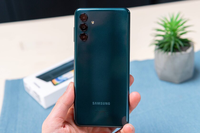 Обзор Samsung Galaxy A04s: сильные стороны, перекрывающиеся недостатками