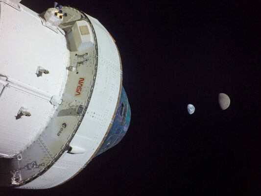 Корабль NASA Orion вернулся на Землю, облетев Луну. Следующая миссия с экипажем