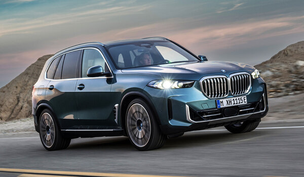 BMW обновила кроссоверы X5 и X6: новые двигатели и салон, внешне — мало изменений
