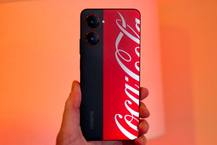 Stunning design and unusual interface: Coca-Cola smartphone is officially presented