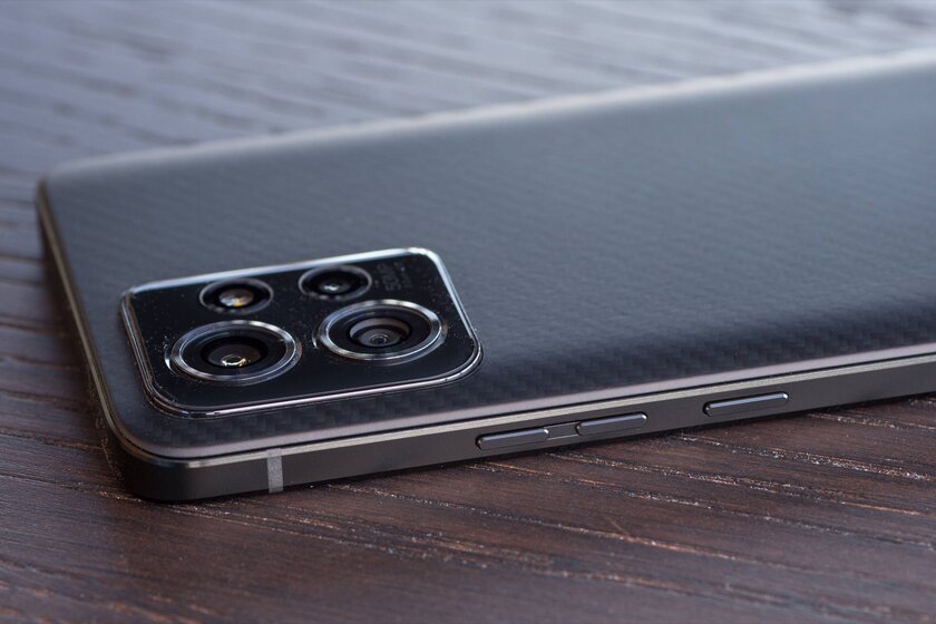 Обзор ThinkPhone: реинкарнация ThinkPad в обличии смартфона? — Дизайн. 5