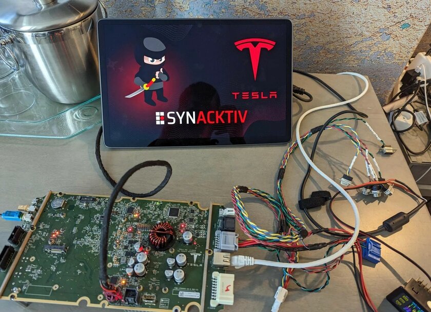 Хакеры выиграли Tesla Model 3 за взлом электрокара. На это ушло пару минут