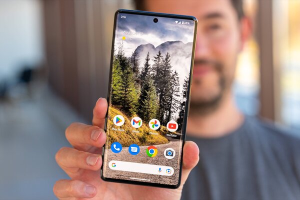 Рейтинг лучших флагманских смартфонов: какой купить в октябре 2023 — 3. Google Pixel 7 Pro. 1