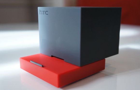 HTC представила в России портативный сабвуфер для мобильных устройств