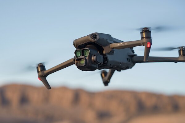 Представлен DJI Mavic 3 Pro с тройной камерой Hasselblad и SSD на 1 ТБ