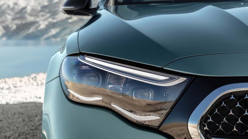 Огромный гиперэкран и салон из будущего: Mercedes-Benz представила новый E-Class