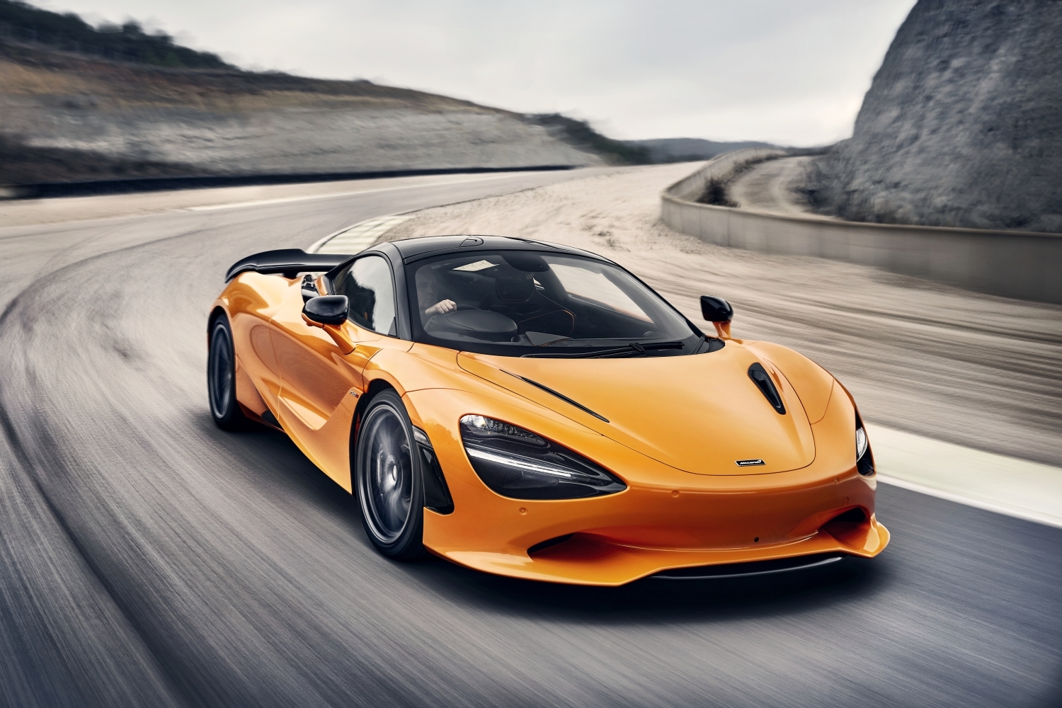 Гоночный Макларен 720s