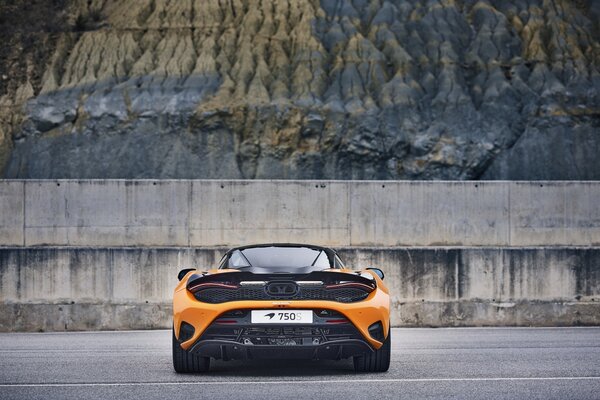 Представлен McLaren 750S: 740-сильный наследник McLaren 720S