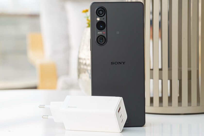 Единственный удобный камерофон — Sony гнёт свою линию. Обзор Xperia 1 V — Автономность. 1