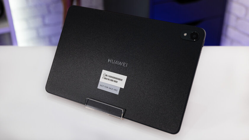 Обзор Huawei MatePad 11 — когда планшет почти ноутбук — Комплектация и внешний вид. 1