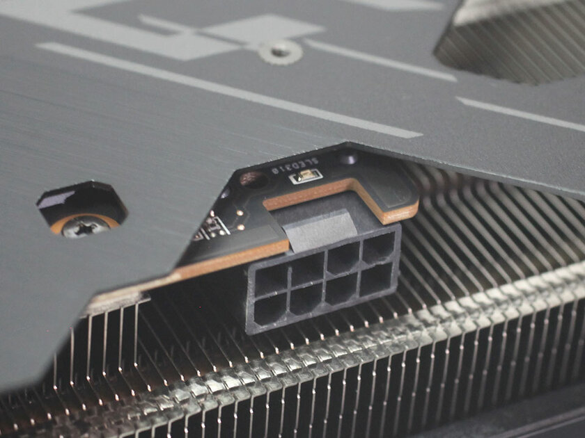 Обзор ASUS ROG Strix Radeon RX 7600 OC: самая тихая, мощная и дорогая — Дизайн корпуса. 6
